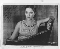 Retrat de Gloria Swanson a The Trespasser. [1929?]